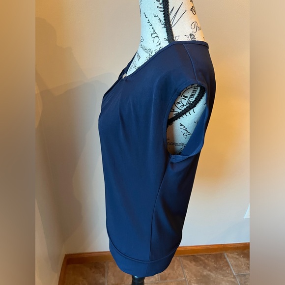 New York & Company Black Chiffon Sleeveless Pleated Keyhole Front Blouse - Picture 3 of 9